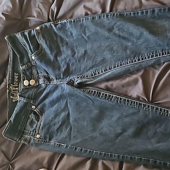 Cute wallflower jeans !! - Picture 1 of 6